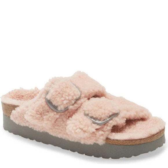 Birkenstock Shoes - Birkenstock Arizona big buckle shearling slide sandal 39/8-8.5